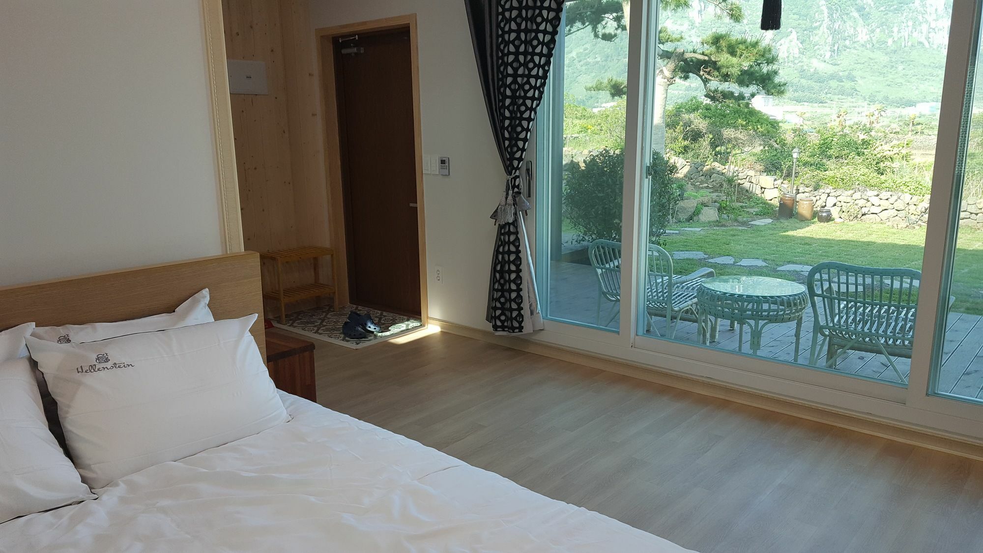 Wind Jeju Cafe & Pension Seogwipo Exteriör bild