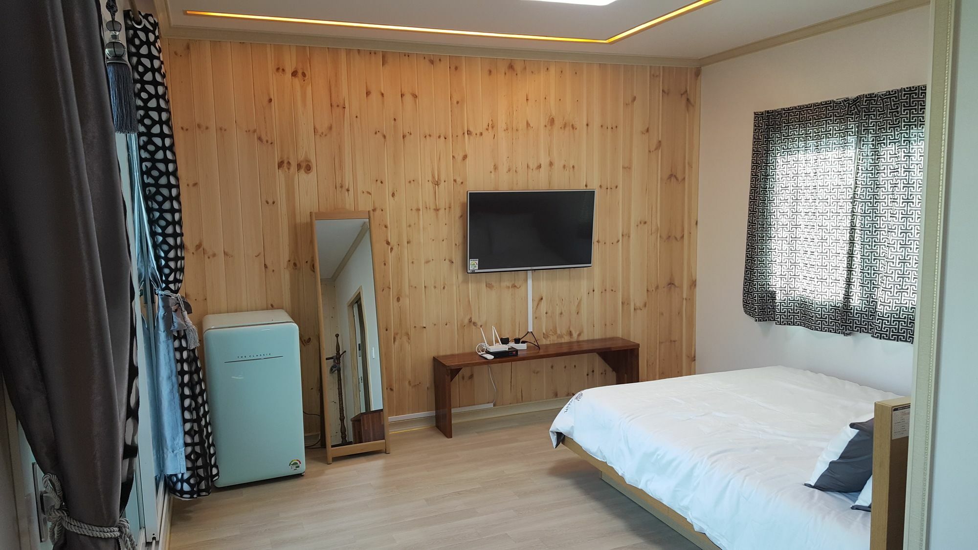 Wind Jeju Cafe & Pension Seogwipo Exteriör bild