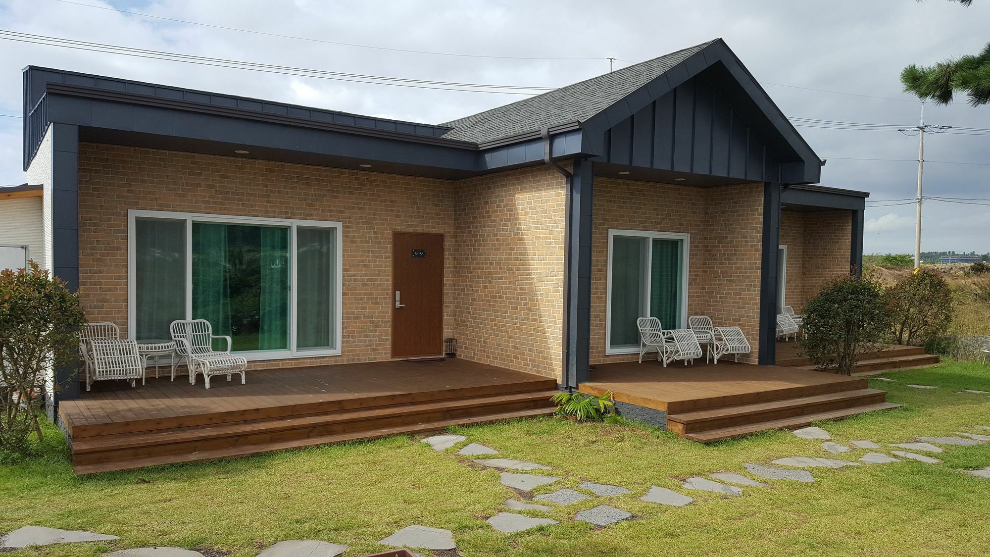 Wind Jeju Cafe & Pension Seogwipo Exteriör bild